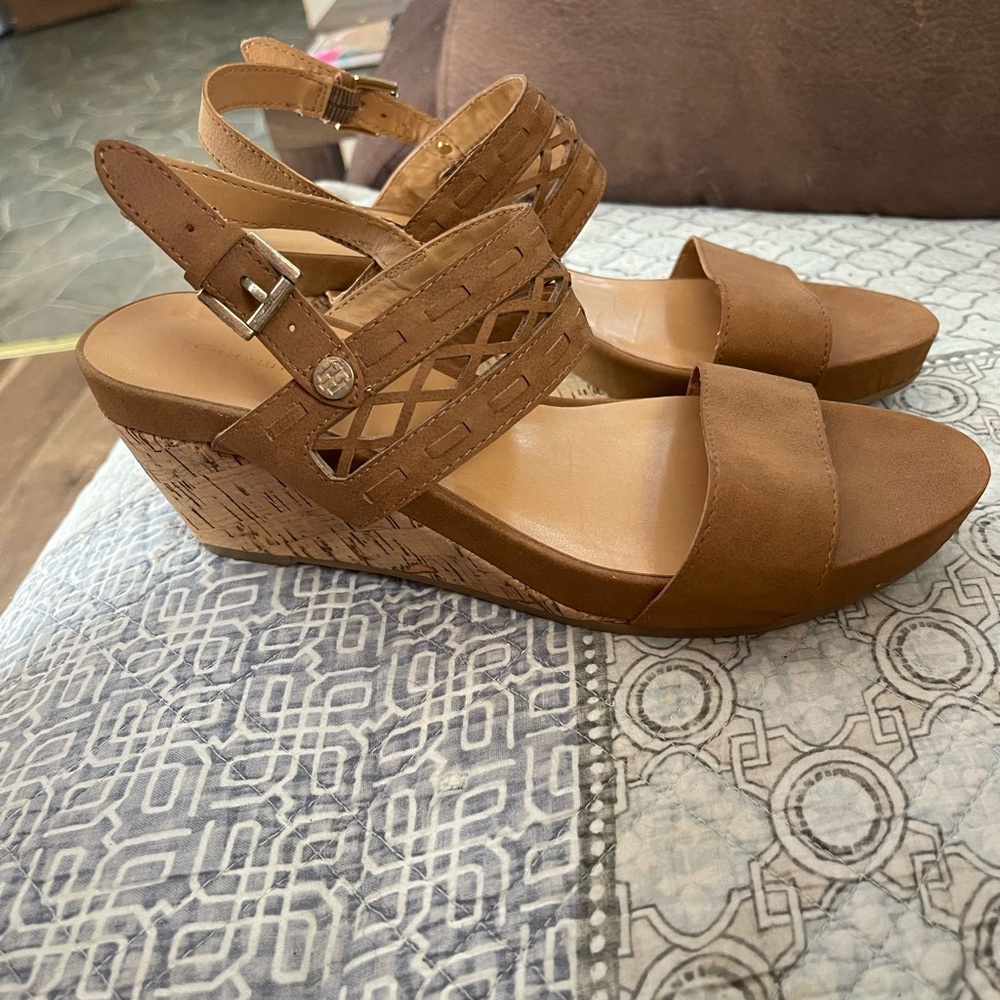 Tommy Hilfiger Tan Suede Open-Toe Ankle Strap Sandals - Picture 2 of 3